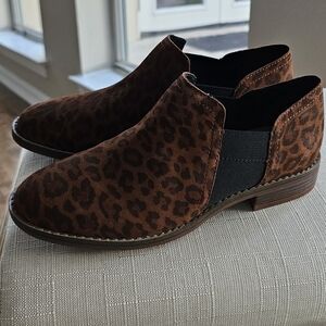Clarks Brown Leopard Print Womens Booties, Shoes